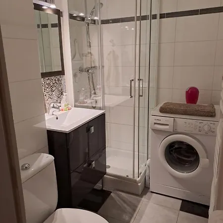 27m2 Dans Calme Et Arboree Daire Fréjus