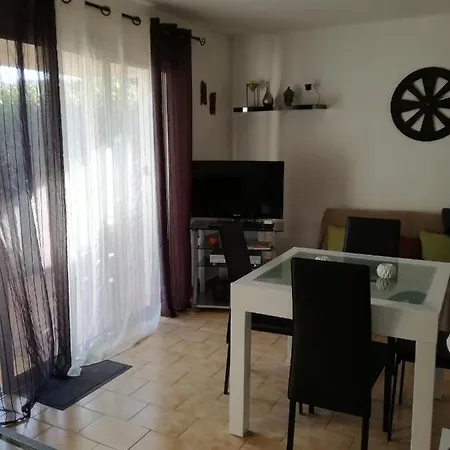 27m2 Dans Calme Et Arboree Daire