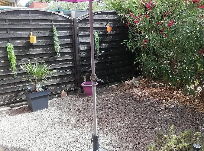 27m2 Dans Calme Et Arboree Fréjus