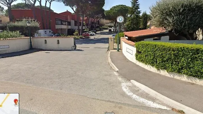 Appartement 27m2 Dans Résidence Calme Et Arborée Fréjus