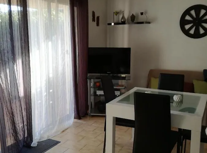 27m2 Dans Résidence Calme Et Arborée Appartement